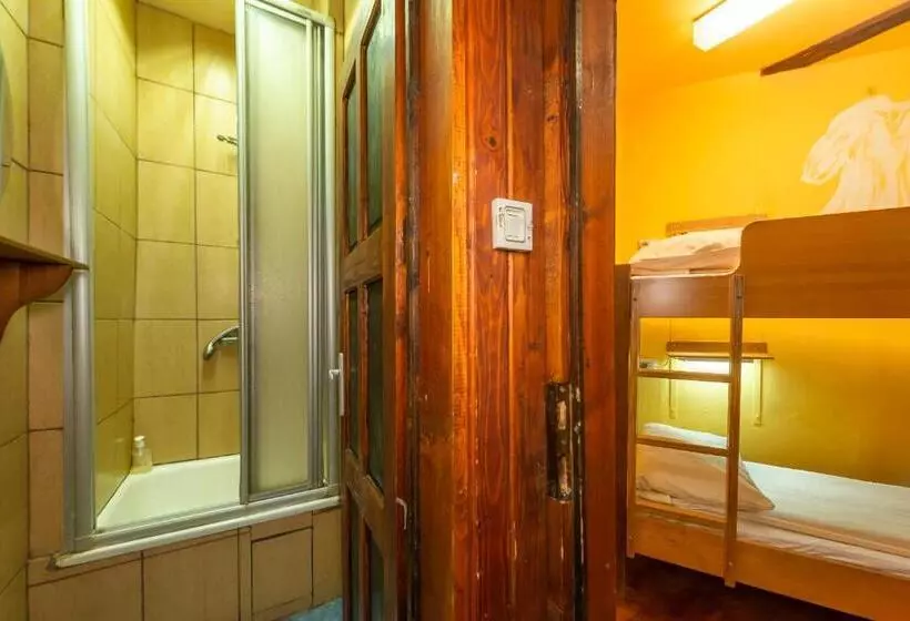 Bed in Shared Room with Shared Bathroom, Burg Hostel Sighisoara