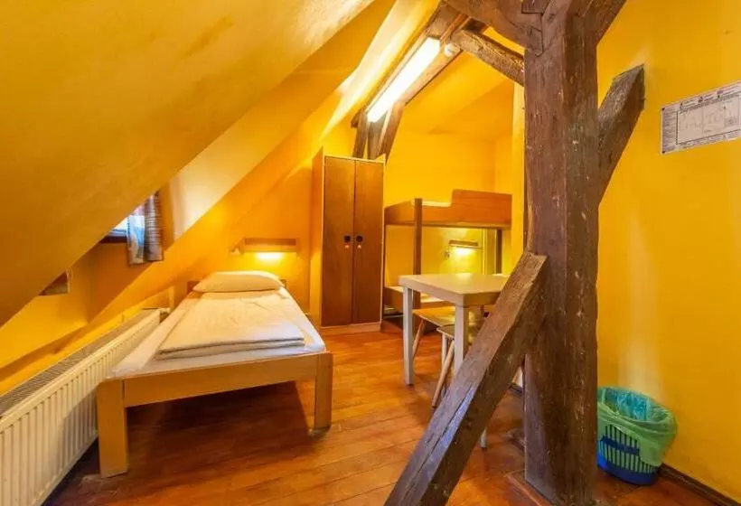 Standard Kolmen Hengen Huone Jaettu kylpyhuone, Burg Hostel Sighisoara