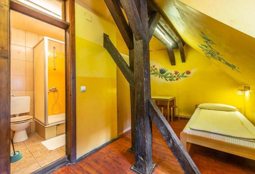 تختخواب در اتاق مشترک, Burg Hostel Sighisoara