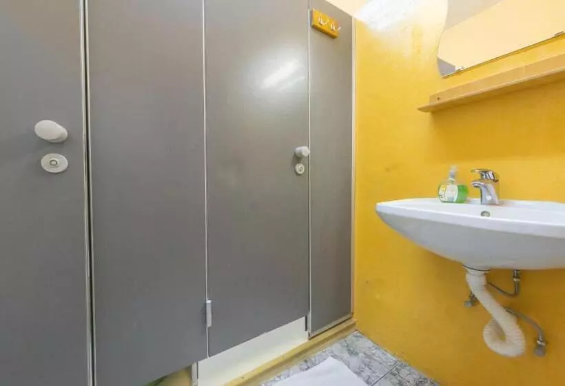 Standard Kolmen Hengen Huone, Burg Hostel Sighisoara
