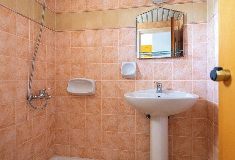 标准间带阳台, Dinos