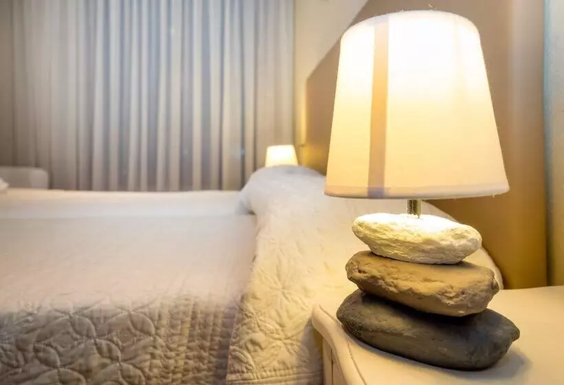 Standard Kolmen Hengen Huone, Gestion De Alojamientos Rooms