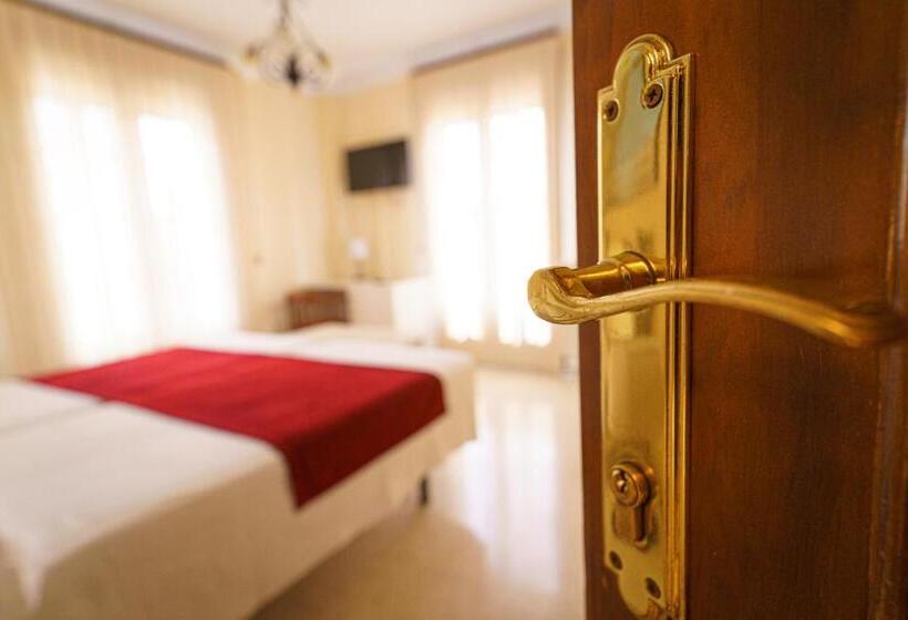 スタンダードルーム, Colon