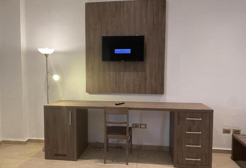 스탠다드 룸, Franco Yaounde