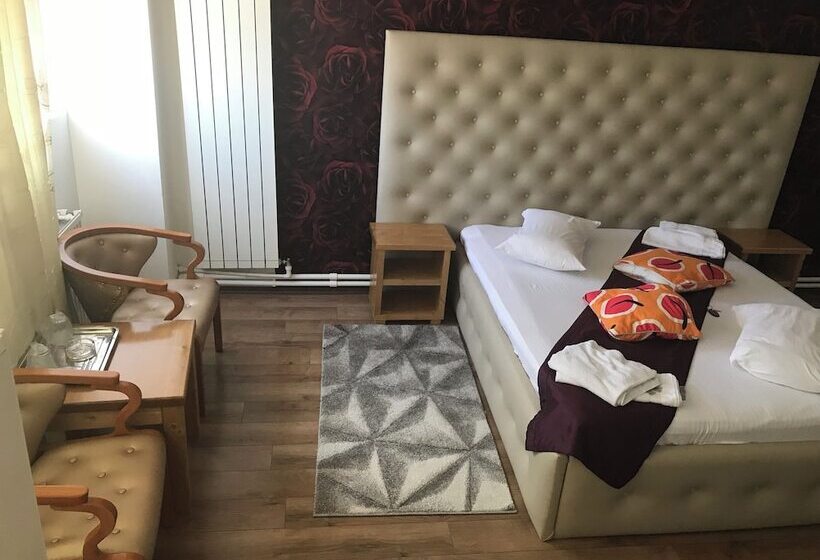 디럭스 룸, Funnytime