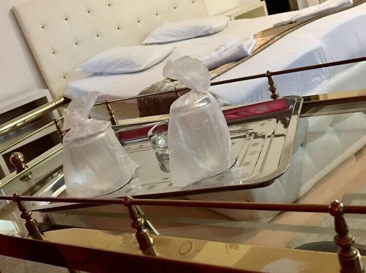 디럭스 룸, Funnytime