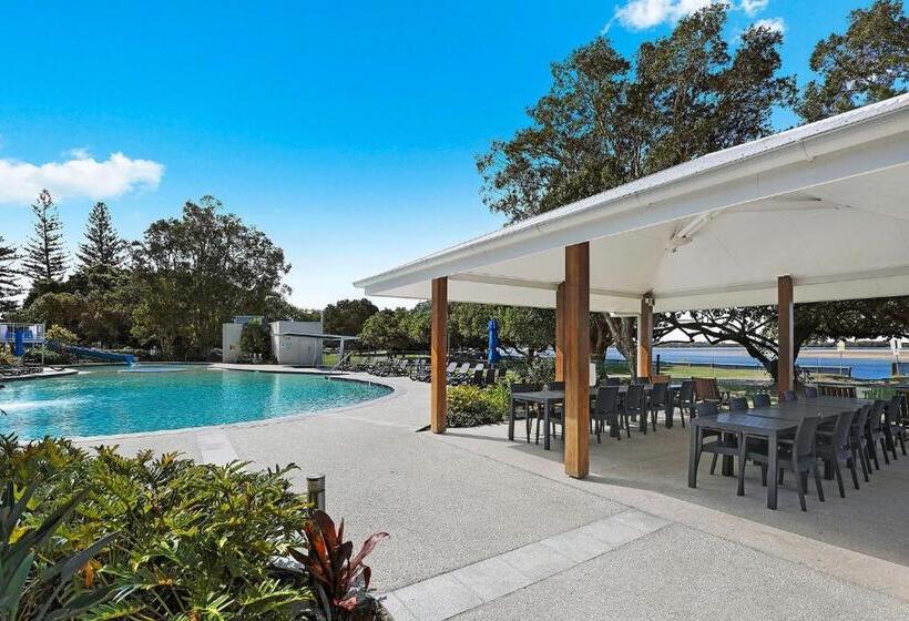 Family flat with sea view, Gemini Resort