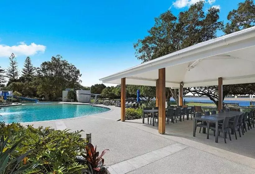 Family flat with sea view, Gemini Resort