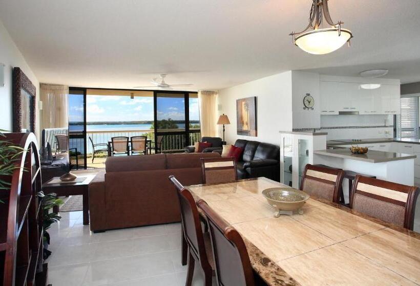 Family flat with sea view, Gemini Resort