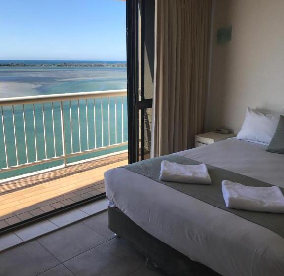 Family flat with sea view, Gemini Resort