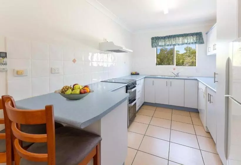2 Bedroom Apartment Sea View