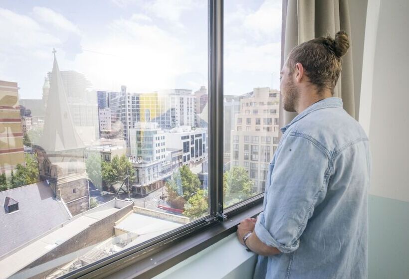 Bed in Shared Room with Shared Bathroom, Yha Sydney Central