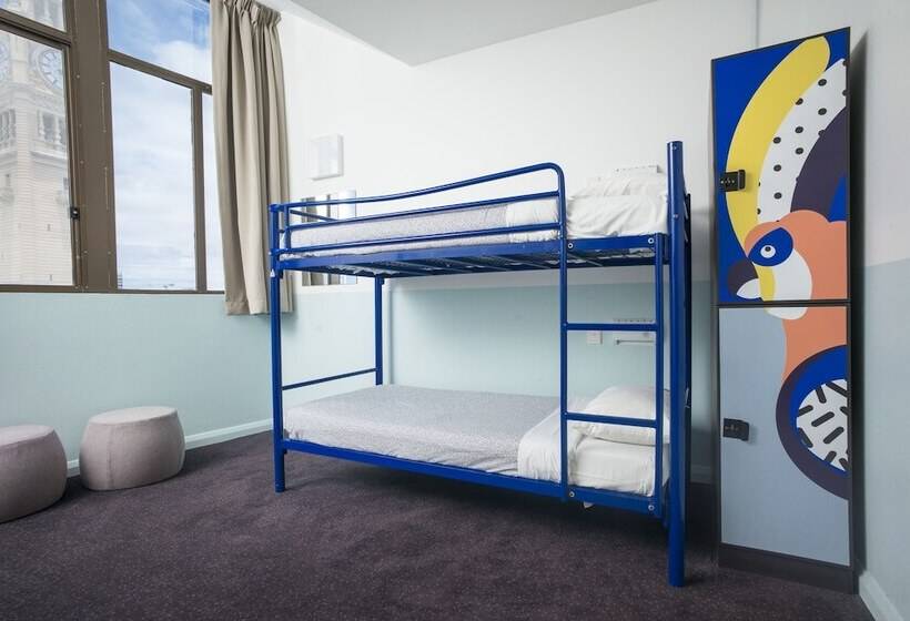 Bed in Shared Room with Shared Bathroom, Yha Sydney Central