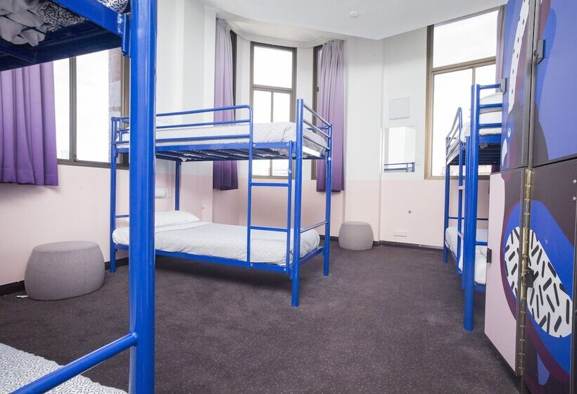Bed in Shared Room with Shared Bathroom, Yha Sydney Central