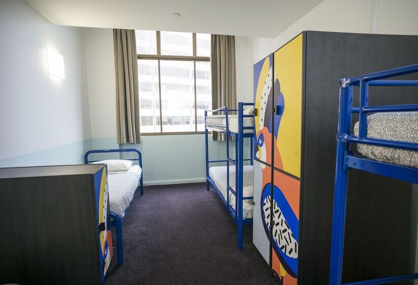 Bed in Shared Room with Shared Bathroom, Yha Sydney Central