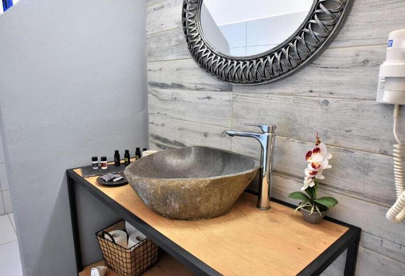 غرفة ديلوكس مطلّة علي البحر, Rafael Hotel Adults Only