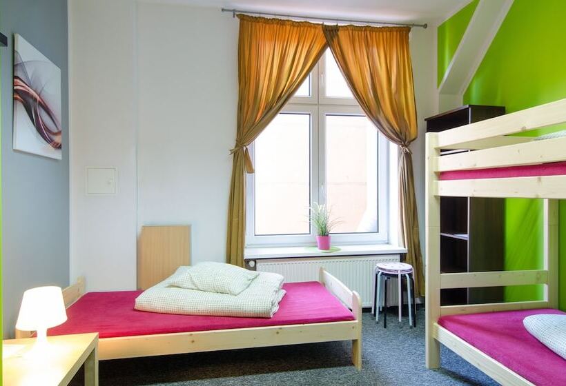 Трехместный Номер Стандарт Совместная Ванная, Absynt Hostel Wrocław
