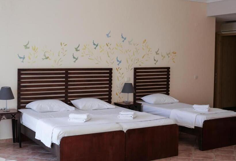 Семейный Номер, Ammon Garden Hotel