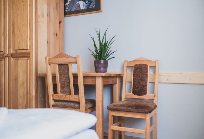 エコノミールーム, Cybulskiego Guest Rooms