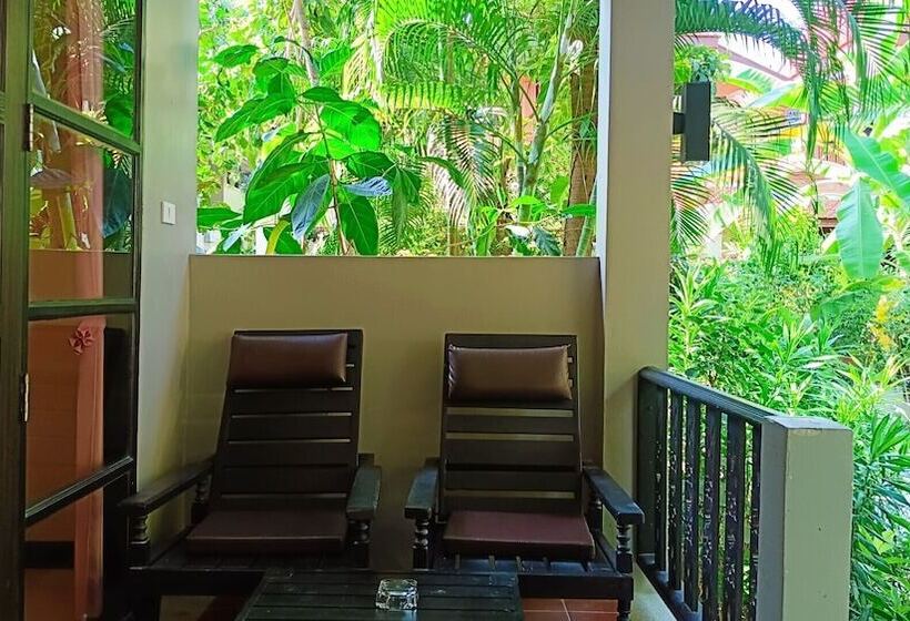 Kertre Néző Standard Háromágyas Szoba, Chaweng Garden Beach Resort   Sha Plus