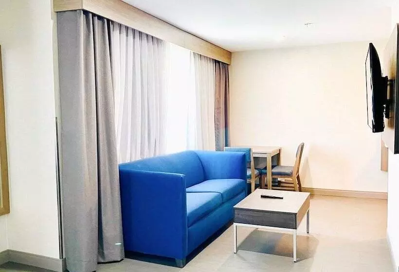 スイート, Holiday Inn Express & Suites Frazier Park, An Ihg