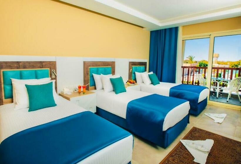 اتاق استاندارد سه نفره, Titanic Beach   Families And Couples Only