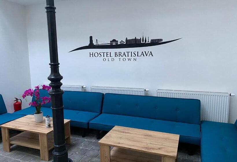 Pokój Standard Trzyosobowy, Hostel Old Town