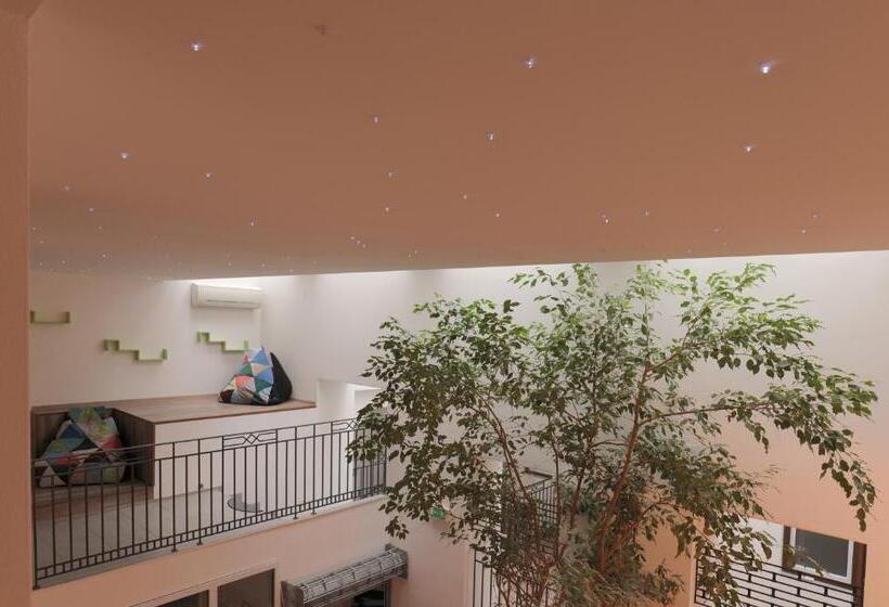 Pokój Standard Trzyosobowy, Hostel Old Town