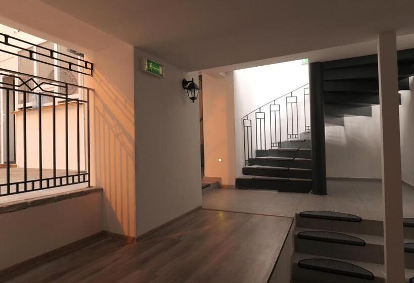 Pokój Czteroosobowy Standard, Hostel Old Town