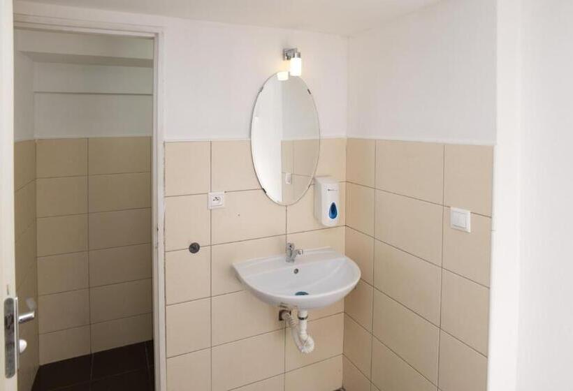 Pokój Czteroosobowy Standard, Hostel Old Town