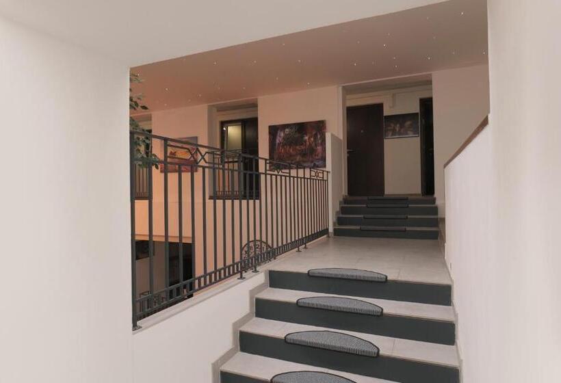 Pokój Rodzinny, Hostel Old Town