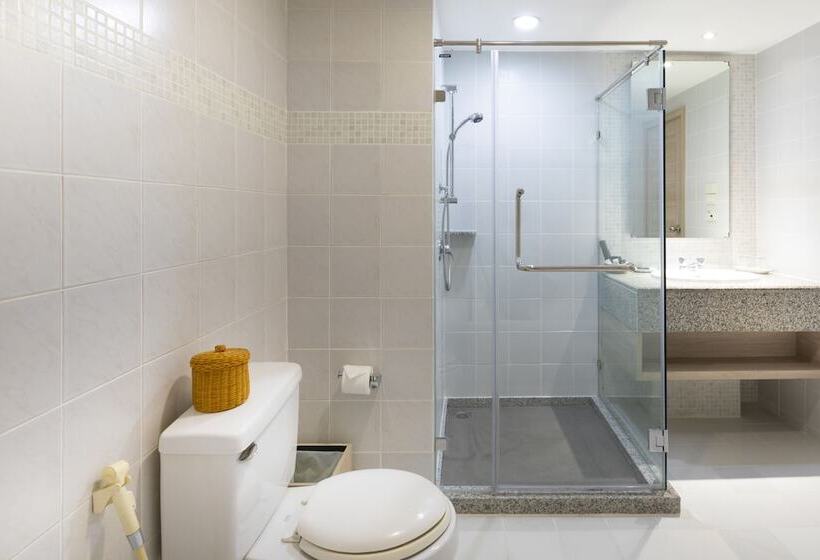 Люкс, Classic Kameo Hotel And Serviced Apartments, Sriracha