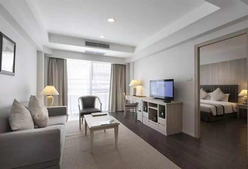 スイート, Classic Kameo Hotel And Serviced Apartments, Sriracha