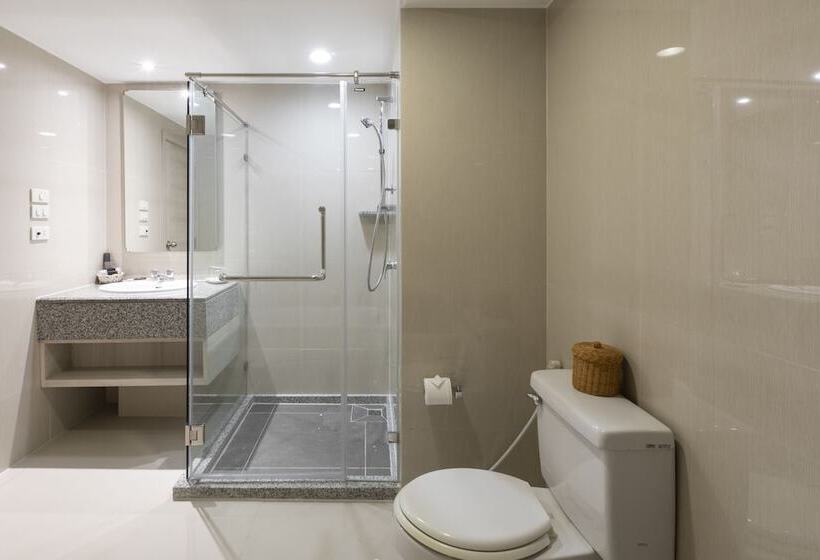 Люкс 2 Спальни, Classic Kameo Hotel And Serviced Apartments, Sriracha