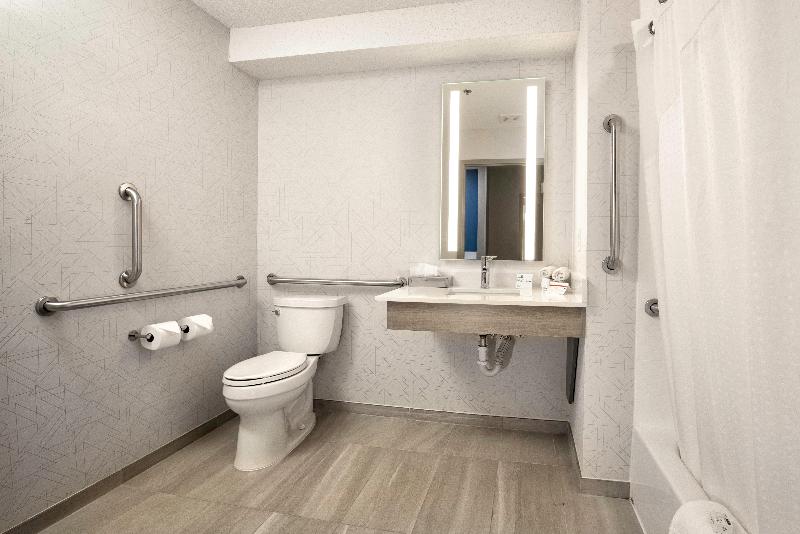 Номер Стандарт Кровать Кинг Адаптированный для Инвалидов, Holiday Inn Express Hotel & Suites Festus South St. Louis, An Ihg