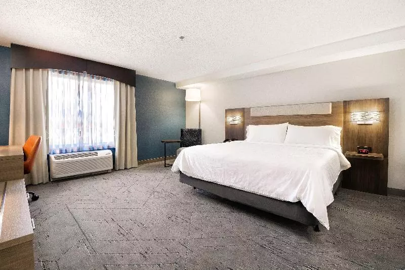 身障者適用キングサイズベッドルーム, Holiday Inn Express Hotel & Suites Festus South St. Louis, An Ihg