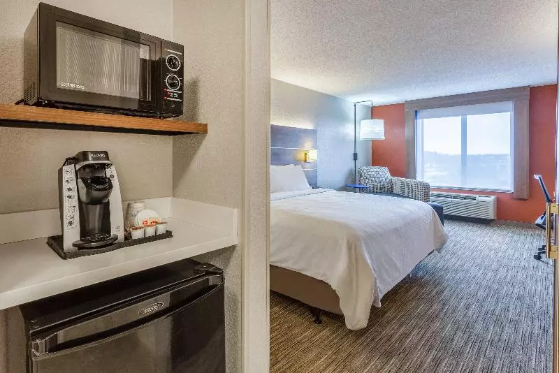 キングサイズベッドのスイートルーム, Holiday Inn Express & Suites O Fallon Shiloh, An Ihg