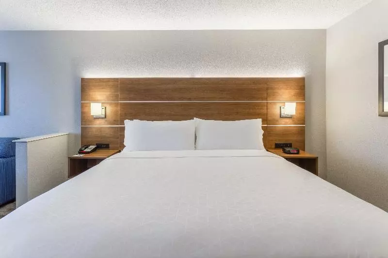 身障者適用スイートルーム, Holiday Inn Express & Suites O Fallon Shiloh, An Ihg