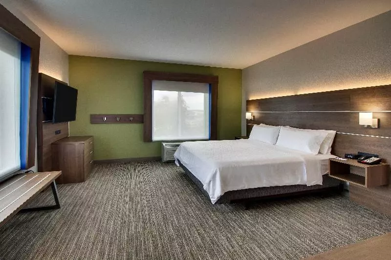 اتاق استاندارد با تخت بزرگ برای معلولان, Holiday Inn Express Hotel & Suites Waukegan/gurnee, An Ihg