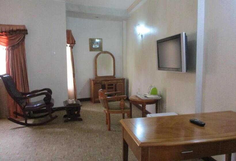 سوییت اجرایی, Imperial Royale