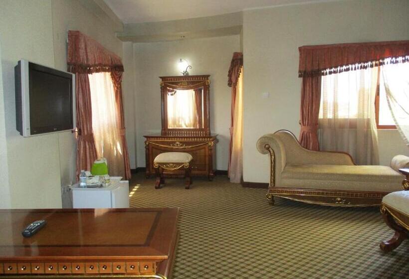 اتاق اجرایی, Imperial Royale