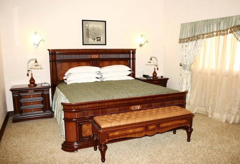 اتاق اجرایی, Imperial Royale