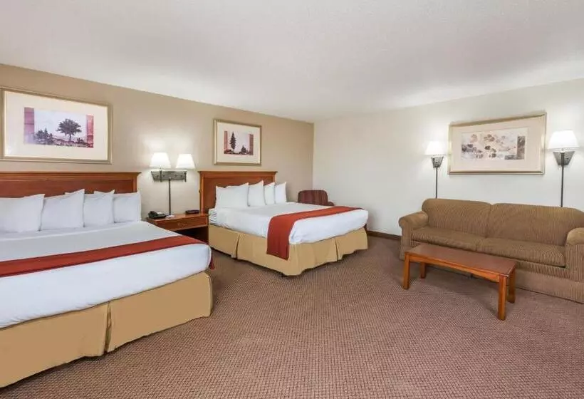 ファミリーステューディオ, Seasons Inn & Suites Highland