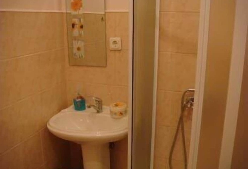 اتاق استاندارد, Cheap & Good Apartments