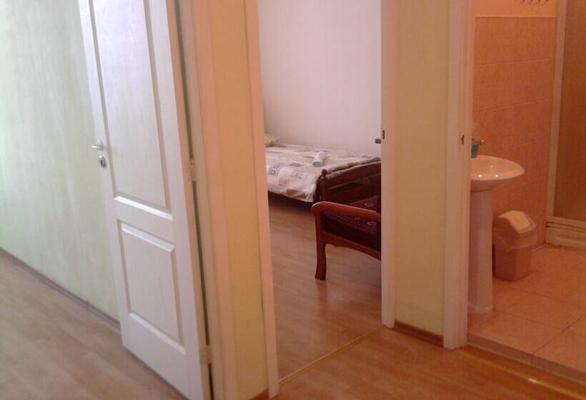 اتاق استاندارد, Cheap & Good Apartments