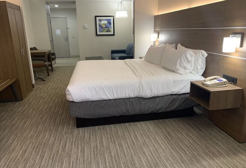 جناح, Holiday Inn Express Hotel & Suites Franklin Oil City By Ihg