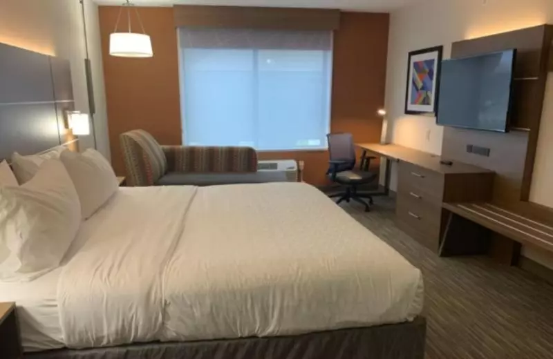 身障者適用キングサイズベッドルーム, Holiday Inn Express Hotel & Suites Franklin Oil City By Ihg