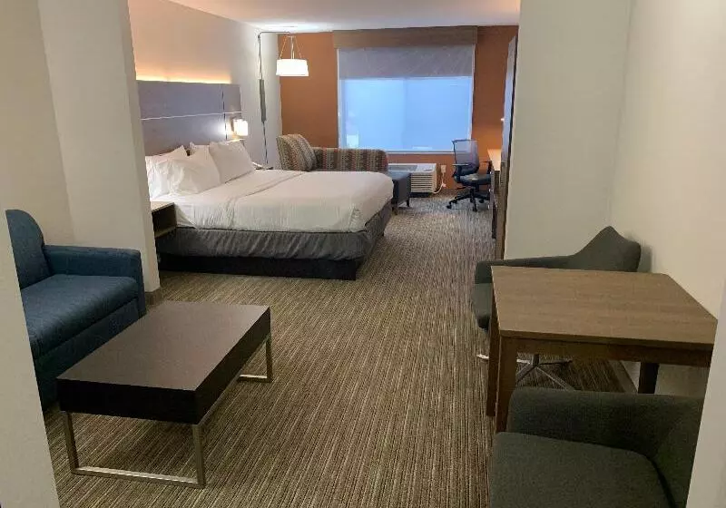 キングサイズベッドのスイートルーム, Holiday Inn Express Hotel & Suites Franklin Oil City By Ihg