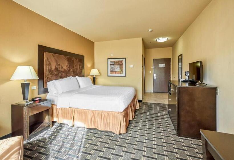 מיטת קינג בסוויטה, Holiday Inn Express Suites Beeville By Ihg