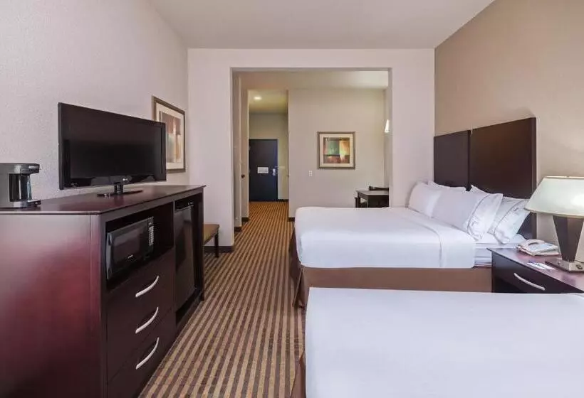 Standard-invahuone, Holiday Inn Express & Suites Brady, An Ihg